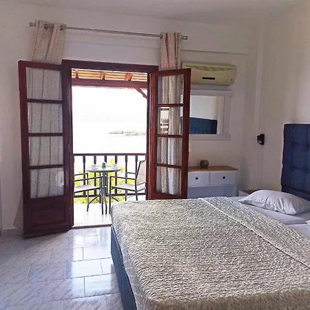 Apartment Studios Loukia *