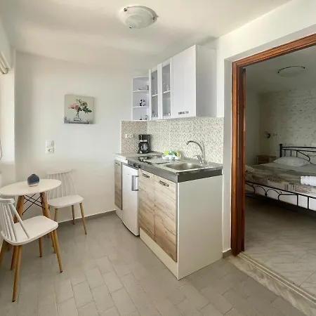 Apartment Studios Loukia
