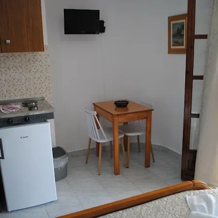 Studios Loukia Apartment