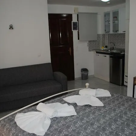 Apartment Studios Loukia Kokkari